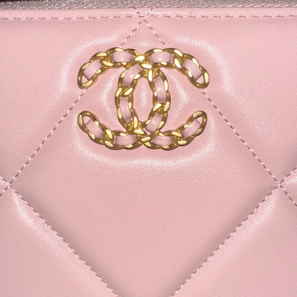 Chanel Blush Pink Quilted Wallet - Picture 5 of 7